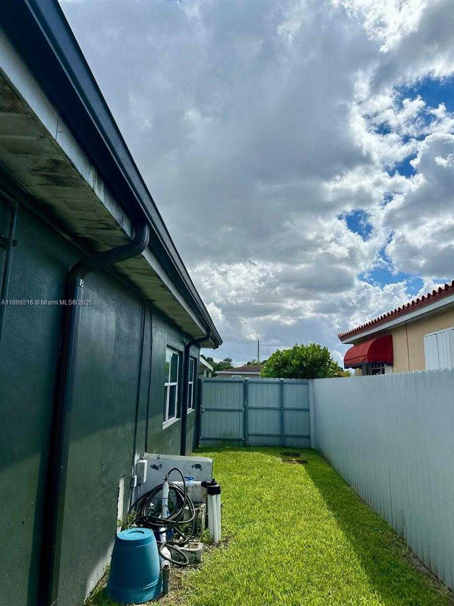 Small Image of 651 EAST 38TH ST, Hialeah Number 43