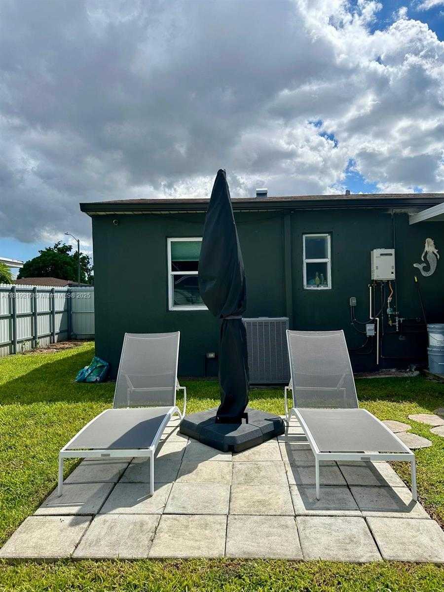 Small Image of 651 EAST 38TH ST, Hialeah Number 45