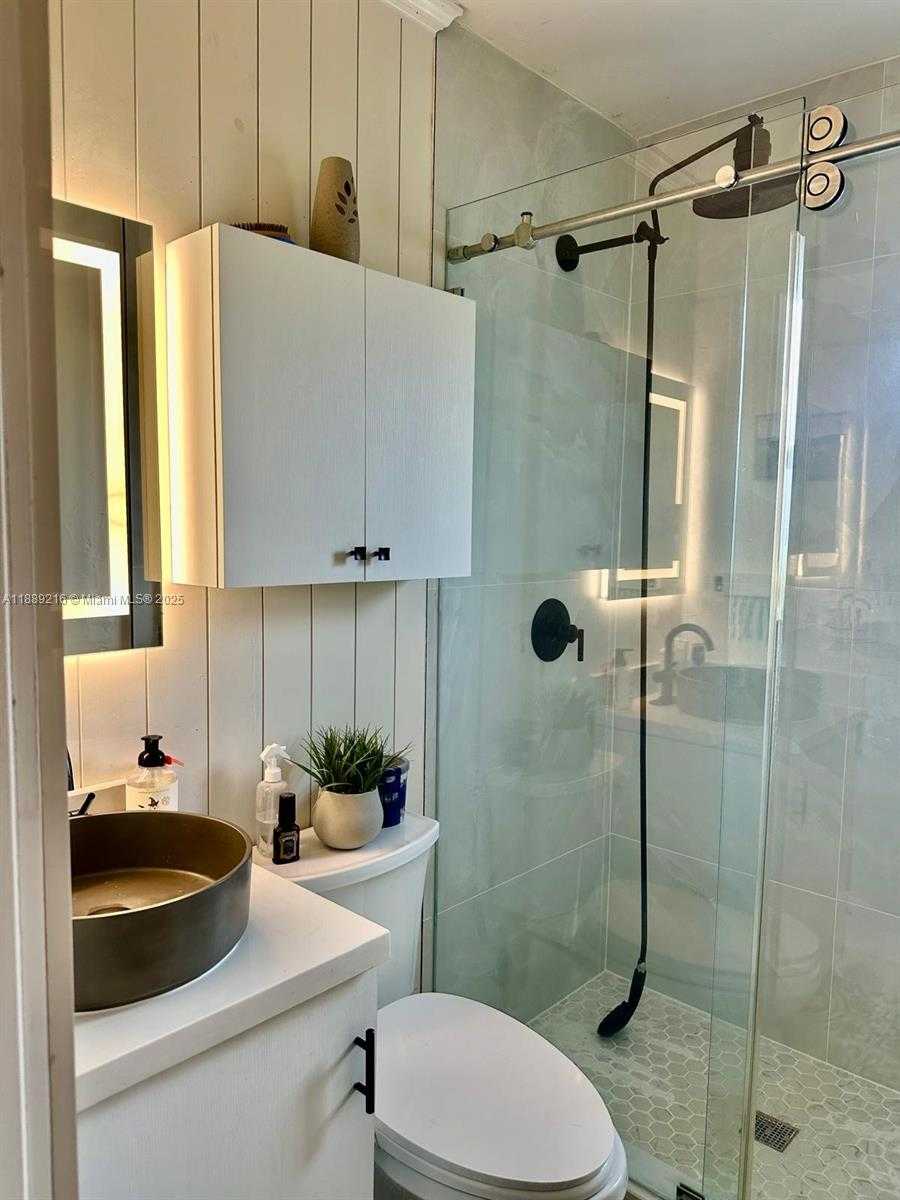 Small Image of 651 EAST 38TH ST, Hialeah Number 56
