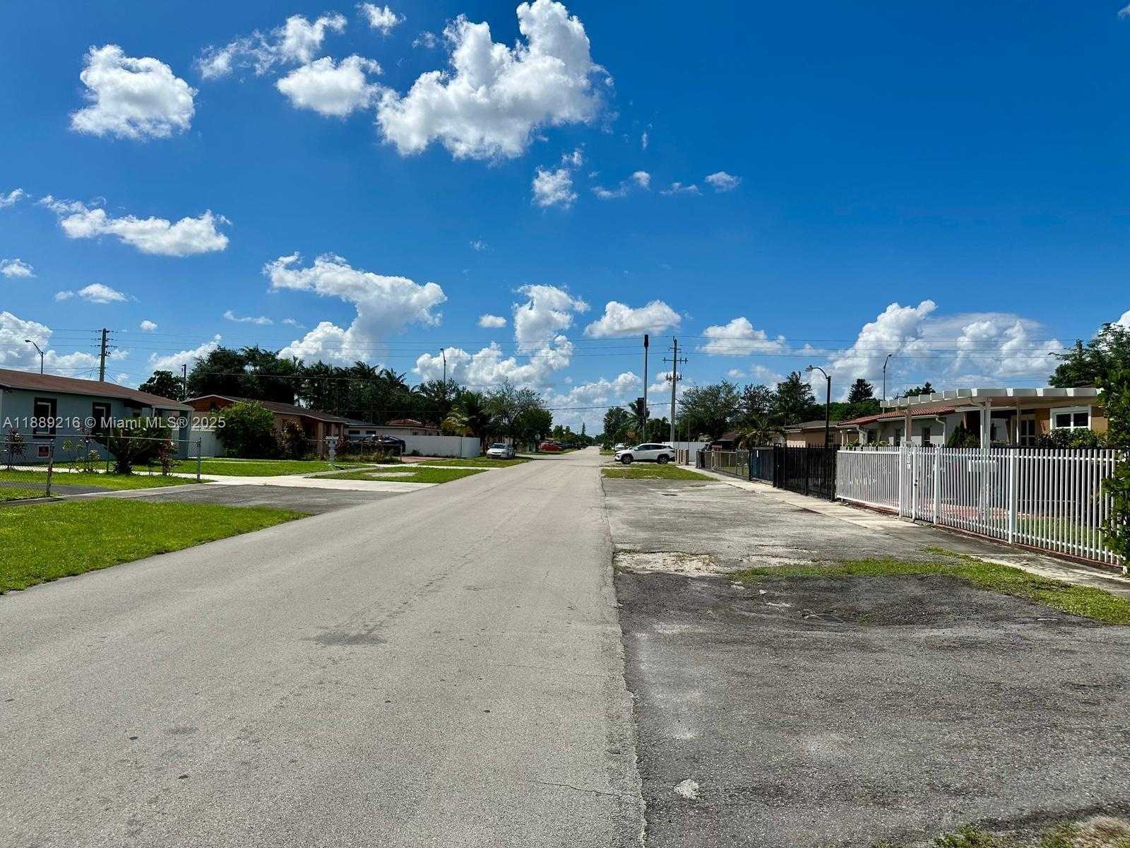 Small Image of 651 EAST 38TH ST, Hialeah Number 59