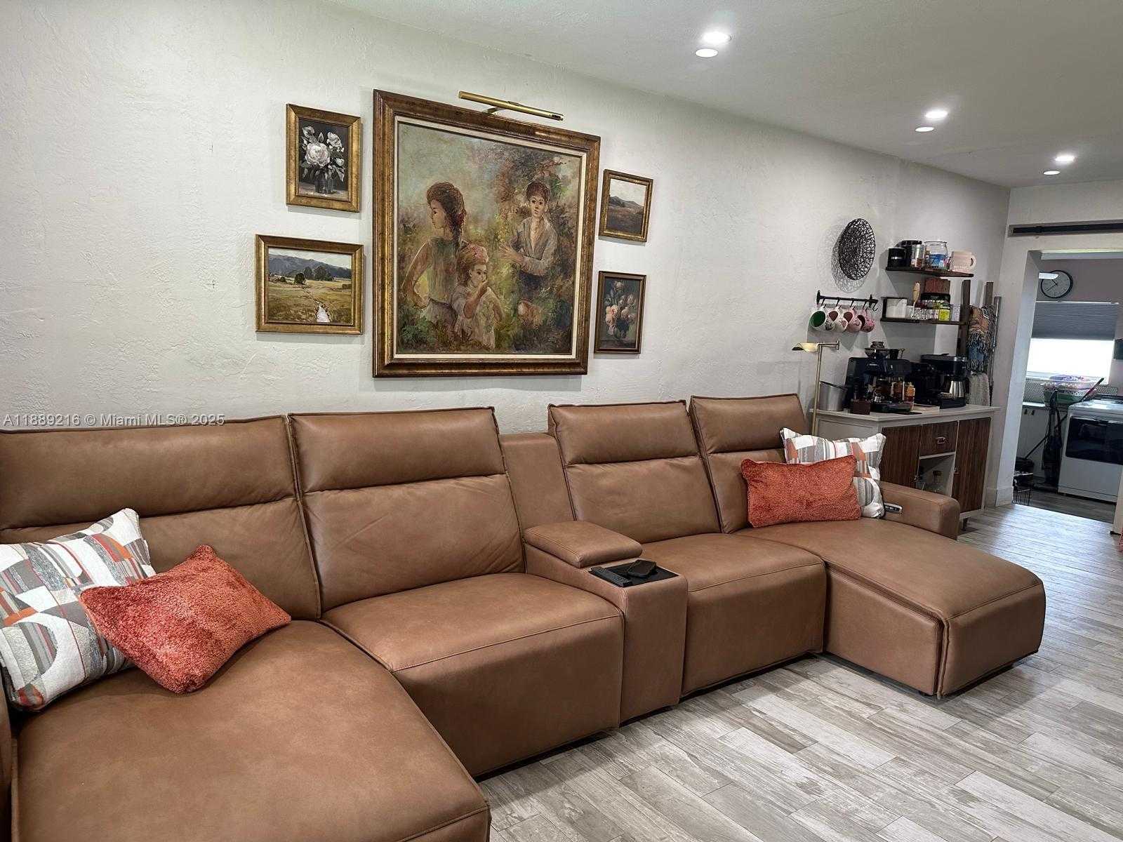 Small Image of 651 EAST 38TH ST, Hialeah Number 8