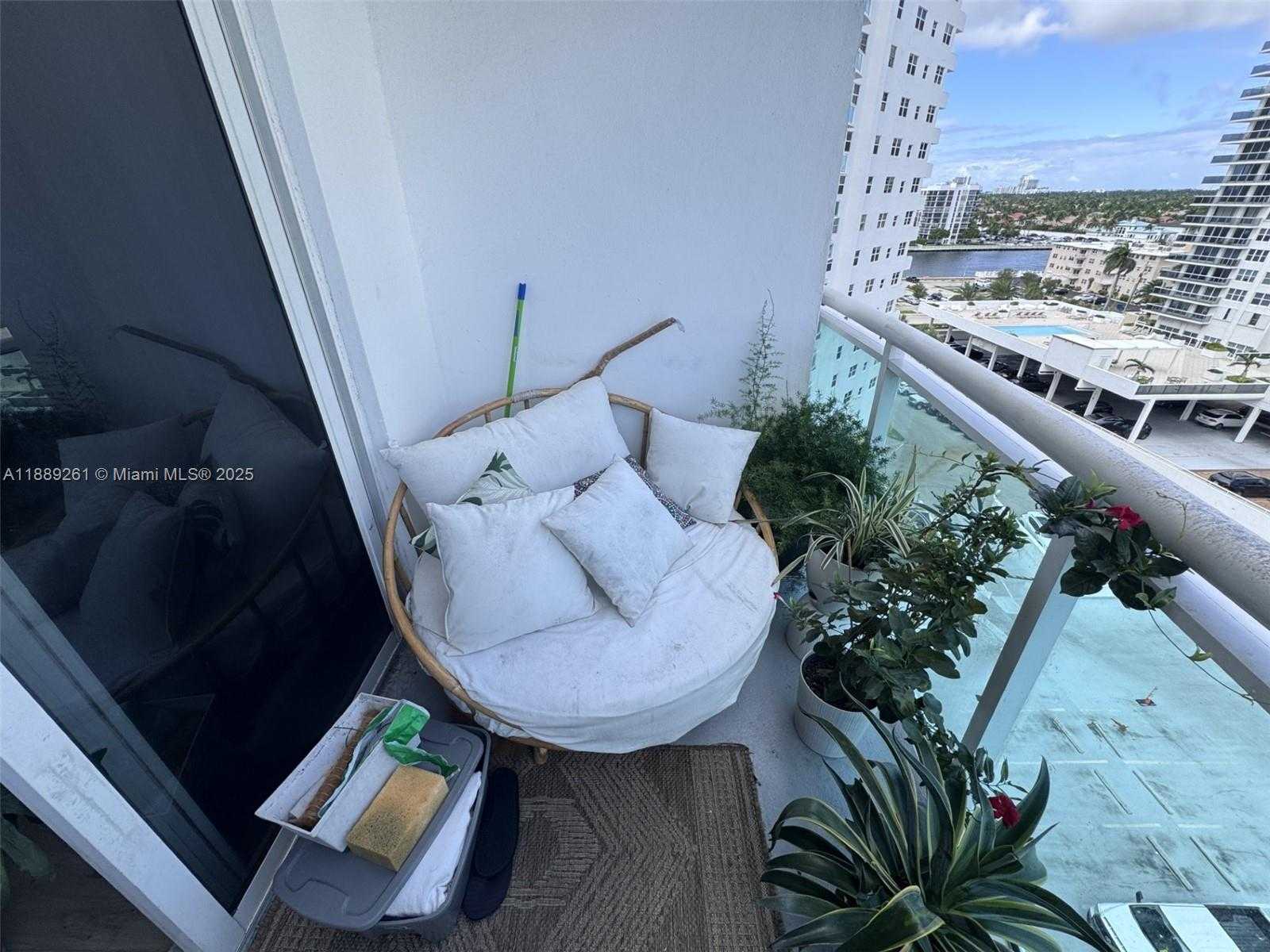 Small Image of 3001 SOUTH OCEAN DR UNIT 907, Hollywood Number 15