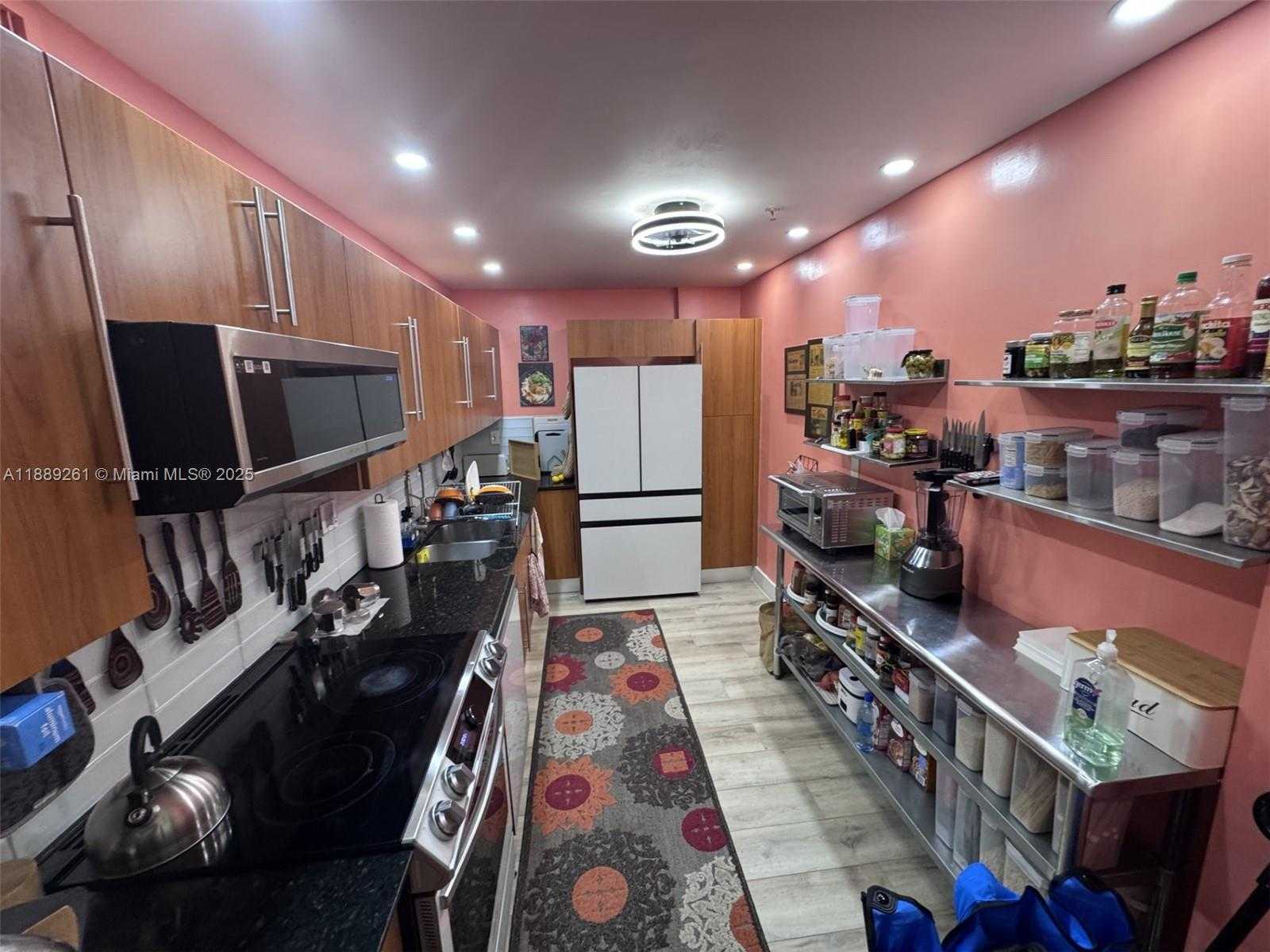 Small Image of 3001 SOUTH OCEAN DR UNIT 907, Hollywood Number 4