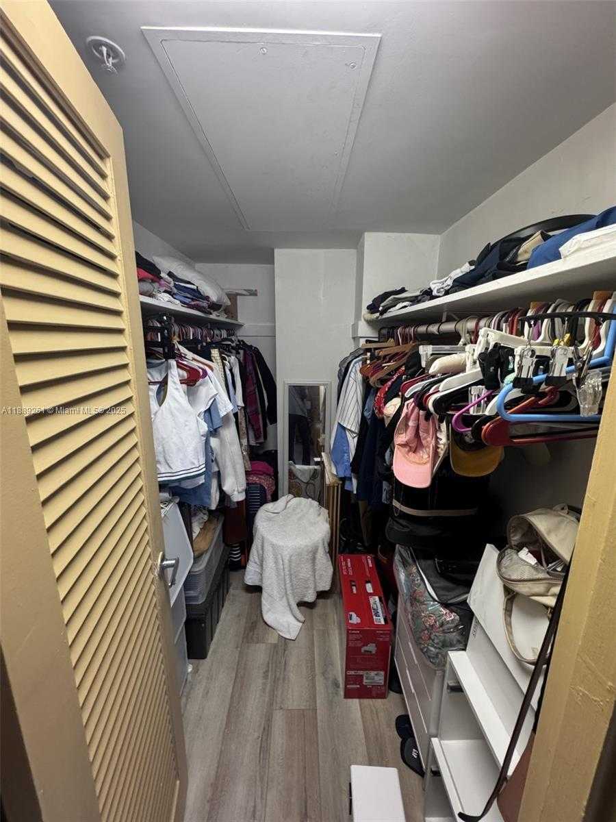Small Image of 3001 SOUTH OCEAN DR UNIT 907, Hollywood Number 8