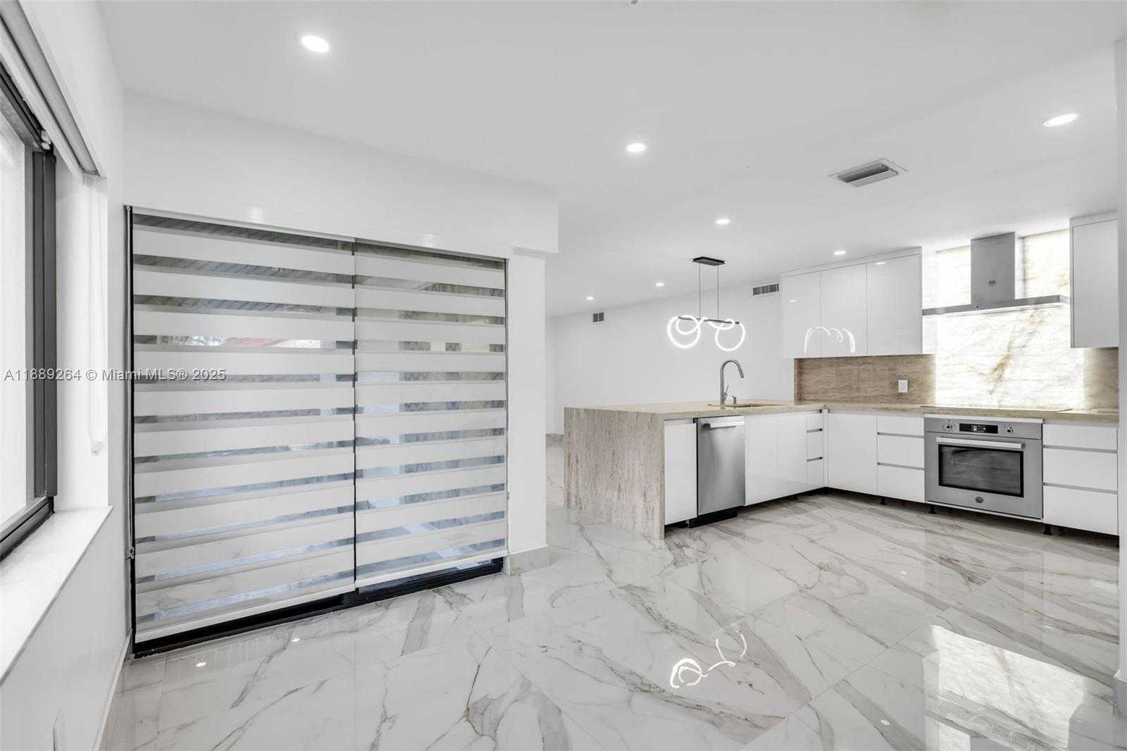 Small Image of 17353 NORTH WEST 62ND CT, Hialeah Number 11