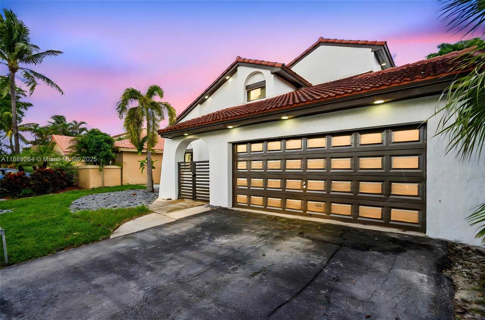 Small Image of 17353 NORTH WEST 62ND CT, Hialeah Number 2