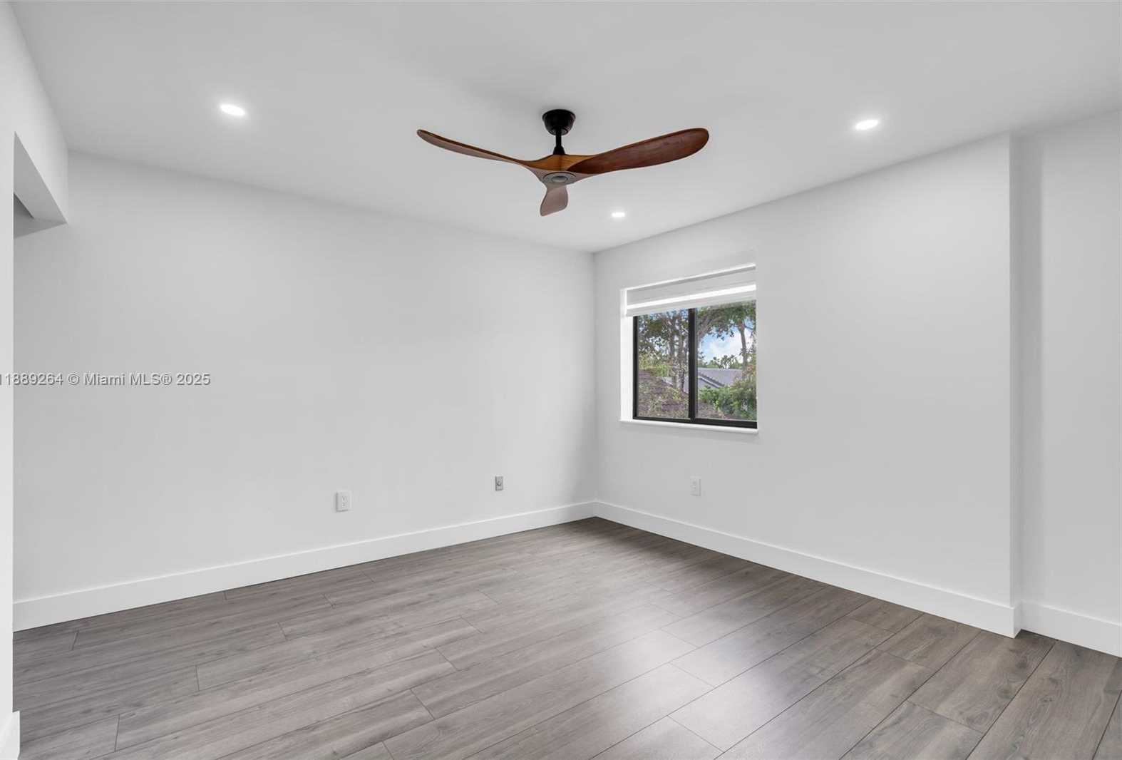Small Image of 17353 NORTH WEST 62ND CT, Hialeah Number 26