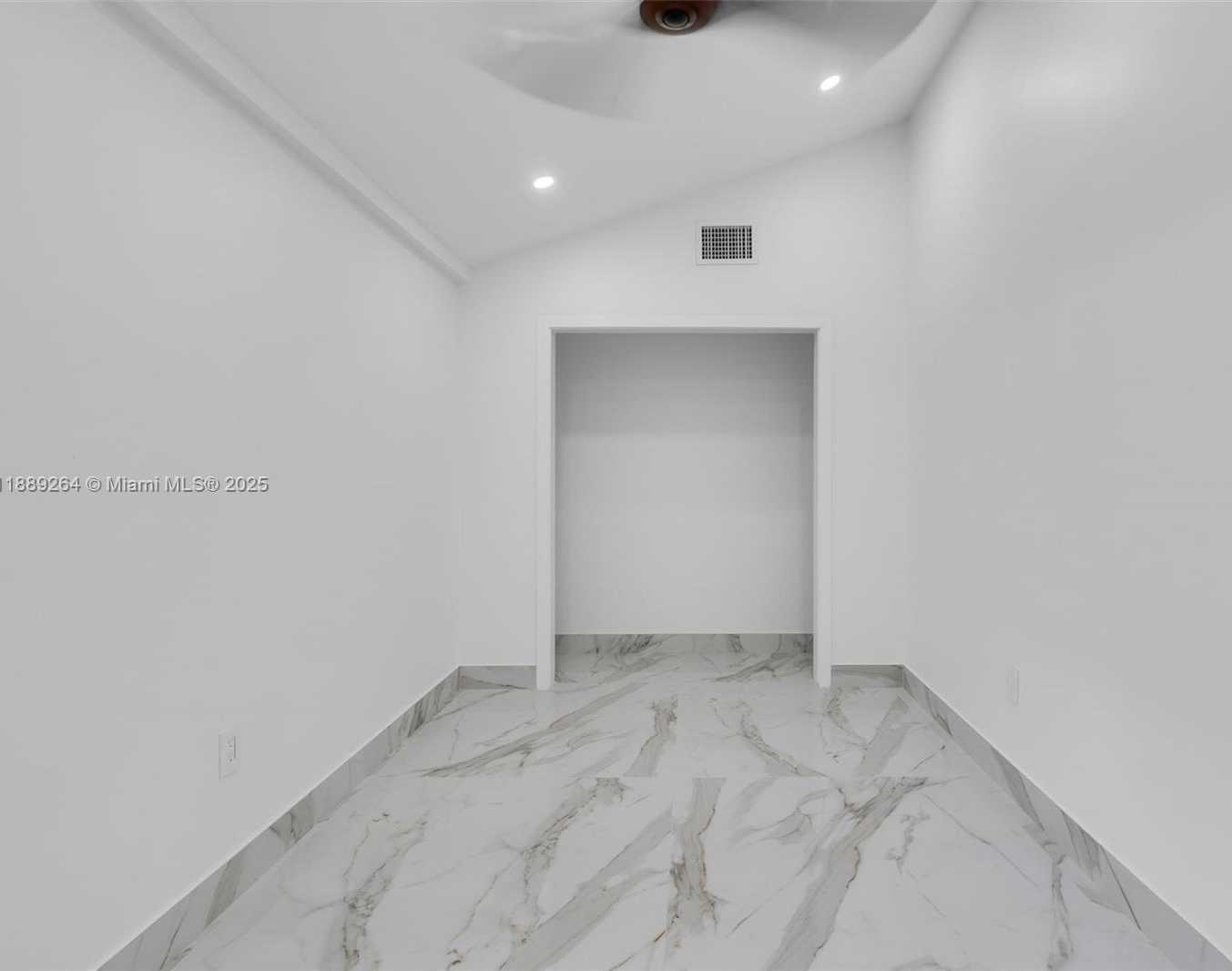 Small Image of 17353 NORTH WEST 62ND CT, Hialeah Number 32