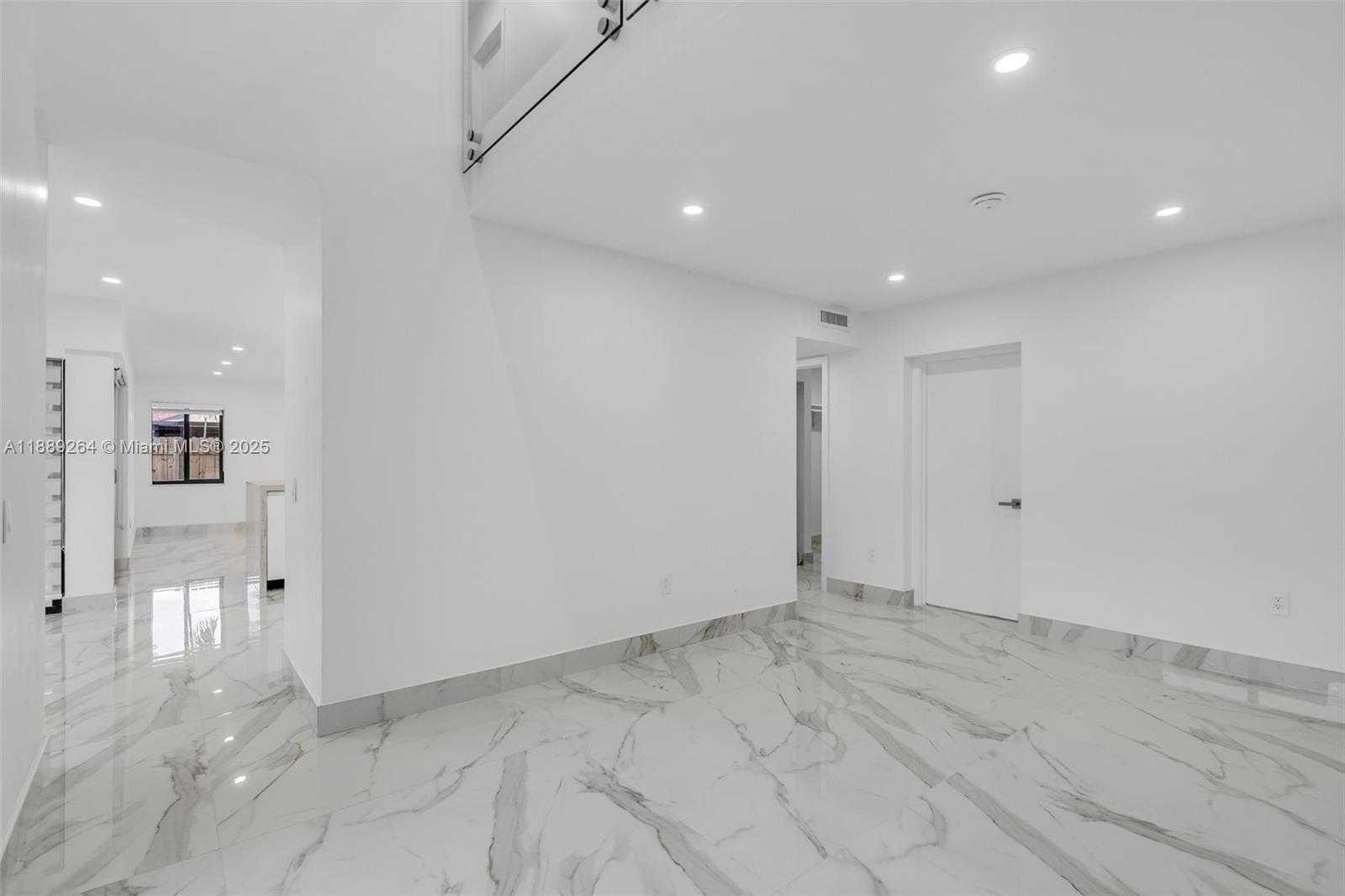 Small Image of 17353 NORTH WEST 62ND CT, Hialeah Number 8