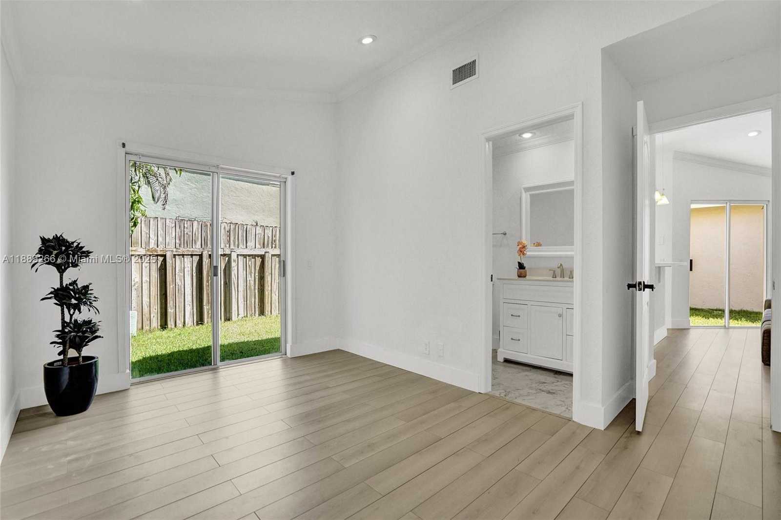 Small Image of 1405 SEAGRAPE CIR, Weston Number 11