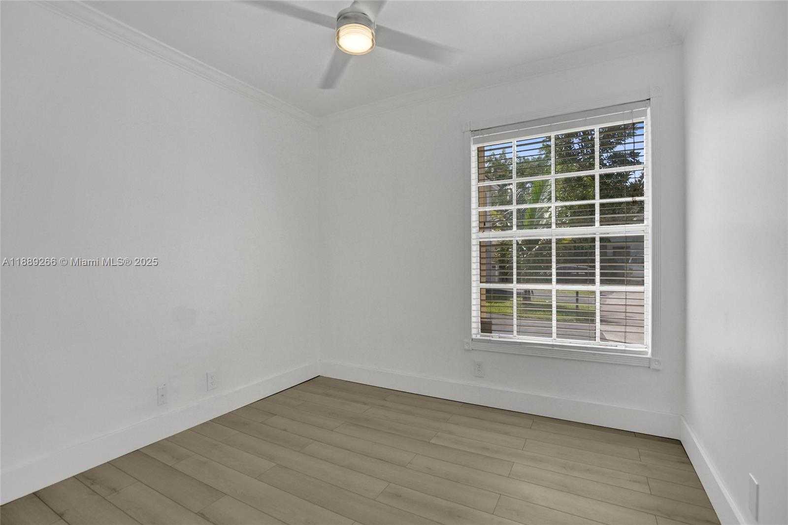 Small Image of 1405 SEAGRAPE CIR, Weston Number 12