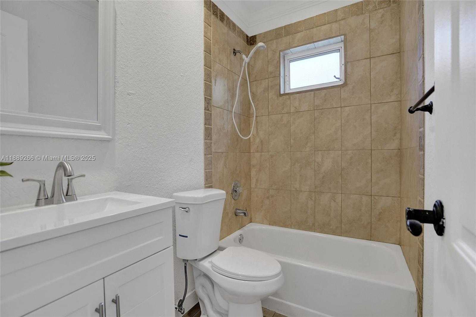 Small Image of 1405 SEAGRAPE CIR, Weston Number 15