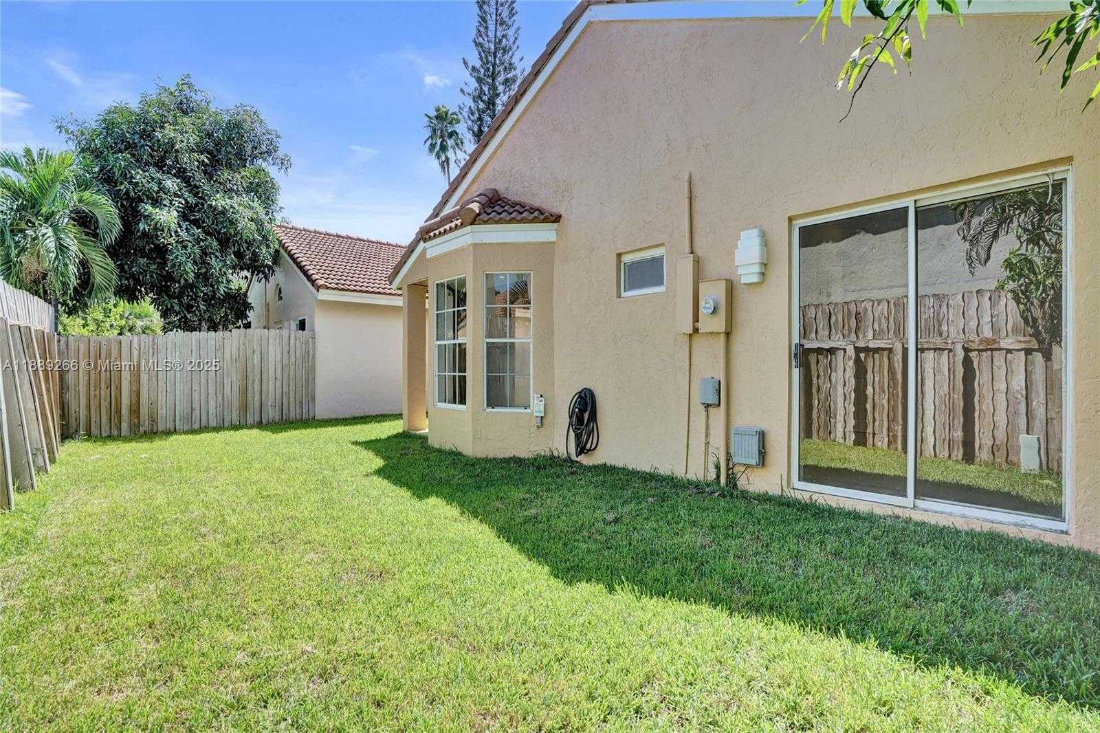 Small Image of 1405 SEAGRAPE CIR, Weston Number 18
