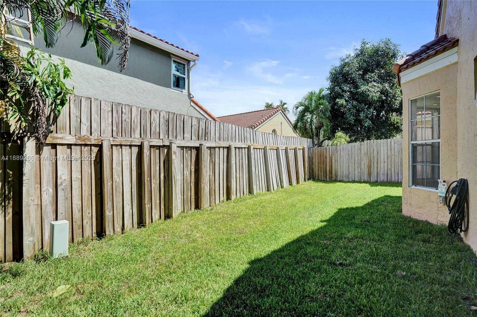 Small Image of 1405 SEAGRAPE CIR, Weston Number 22