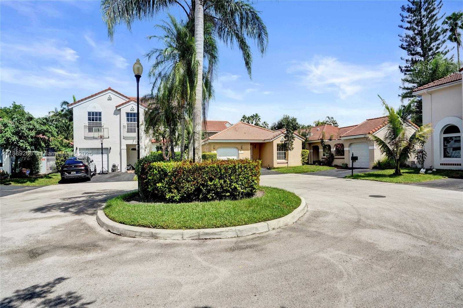 Small Image of 1405 SEAGRAPE CIR, Weston Number 24