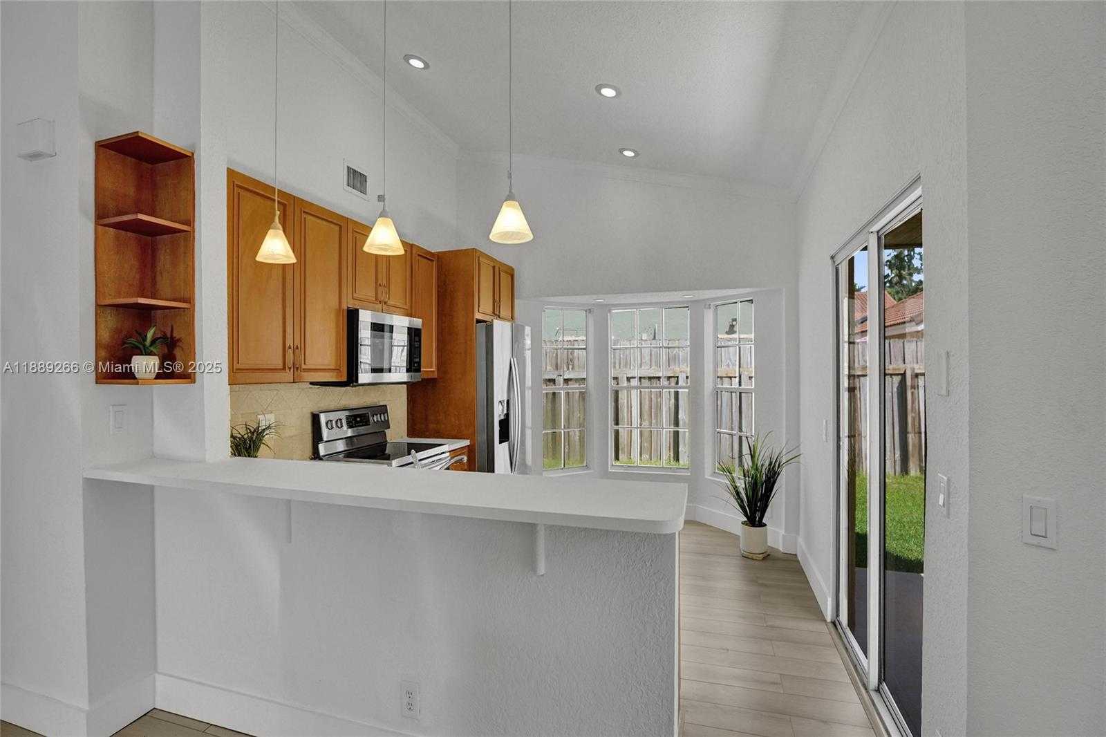 Small Image of 1405 SEAGRAPE CIR, Weston Number 8