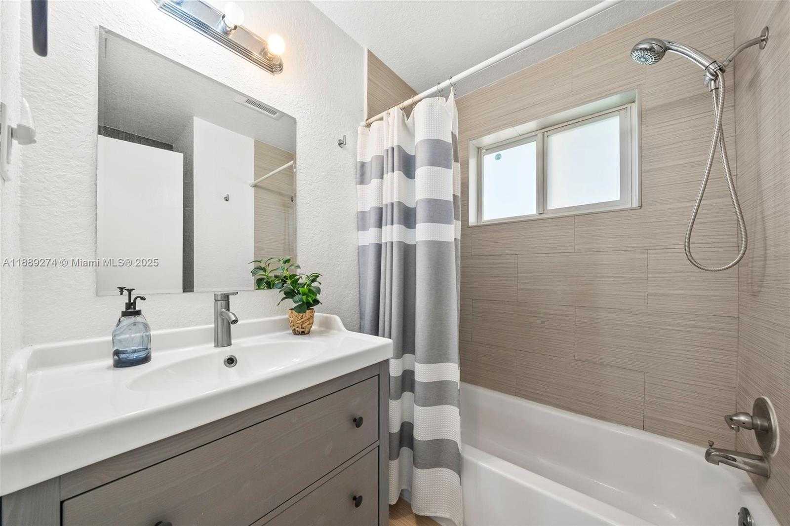 Small Image of 7831 NORTH WEST 11TH ST, Pembroke Pines Number 12