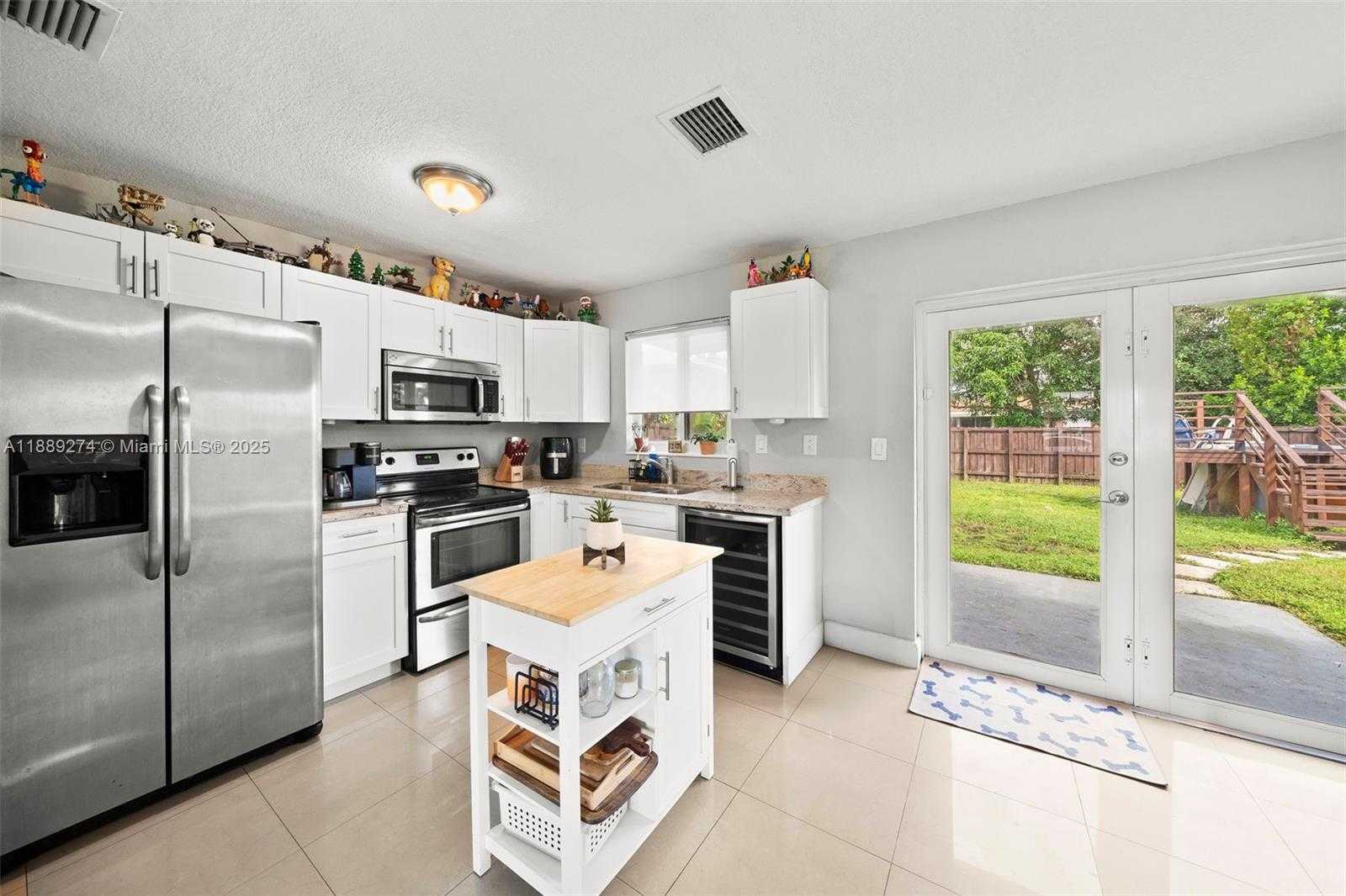 Small Image of 7831 NORTH WEST 11TH ST, Pembroke Pines Number 9
