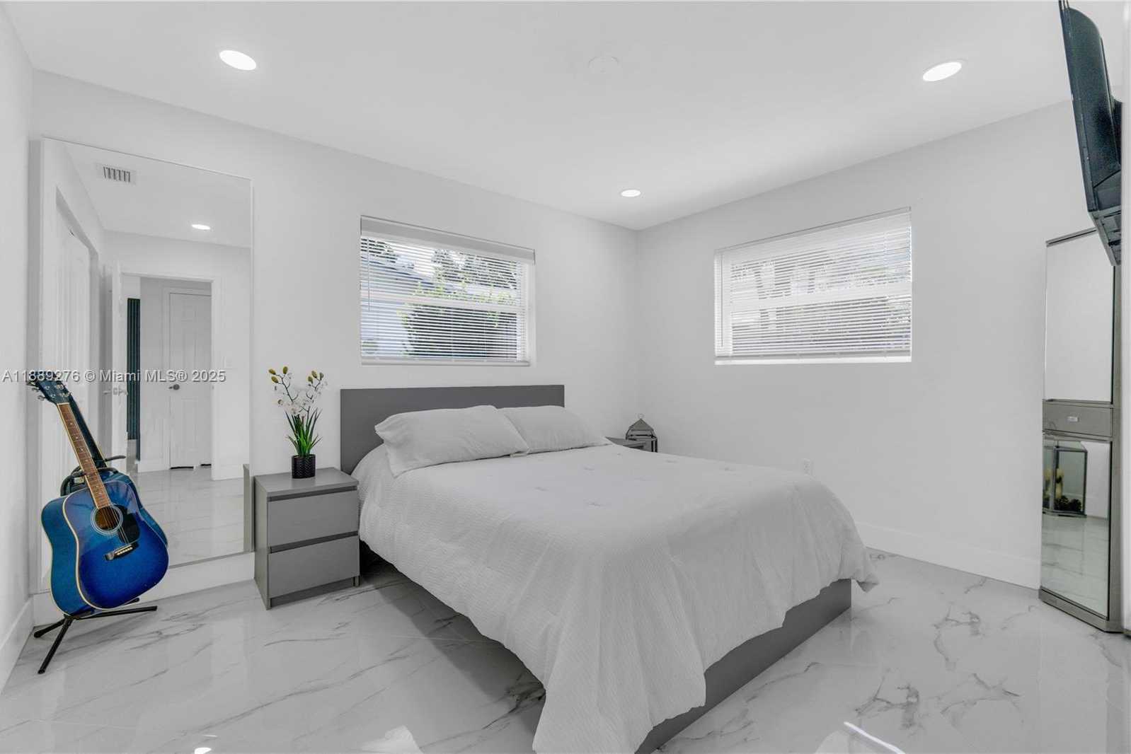 Small Image of 6320 HARDING ST, Hollywood Number 14