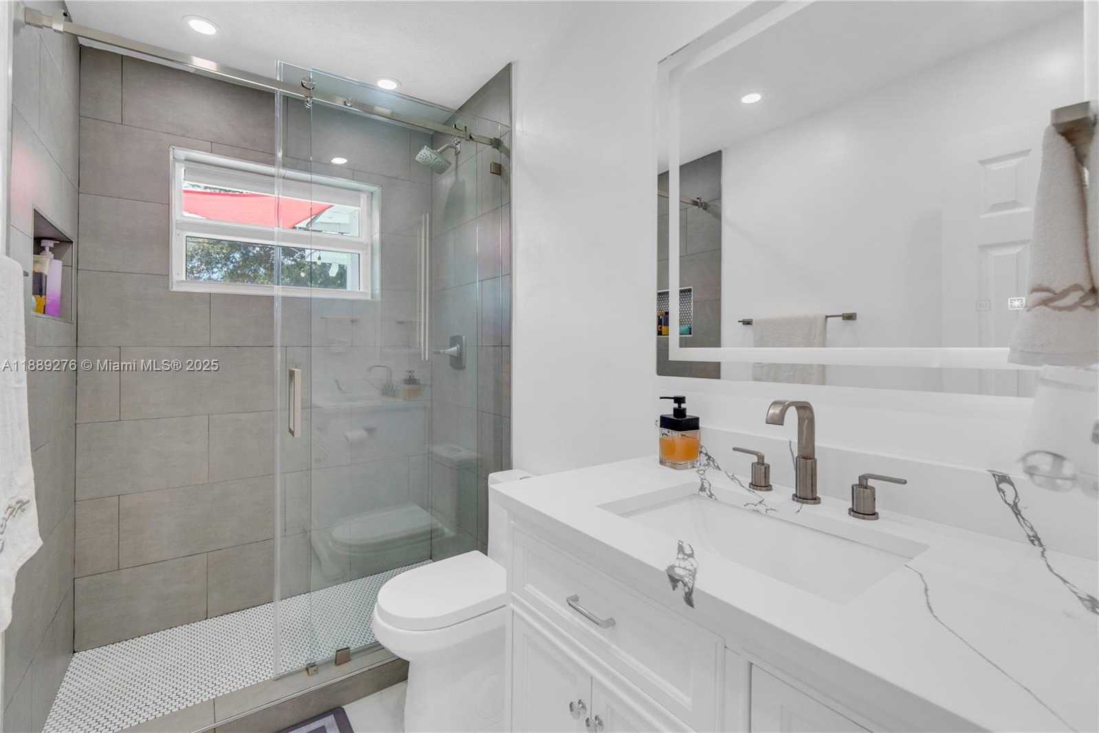 Small Image of 6320 HARDING ST, Hollywood Number 15