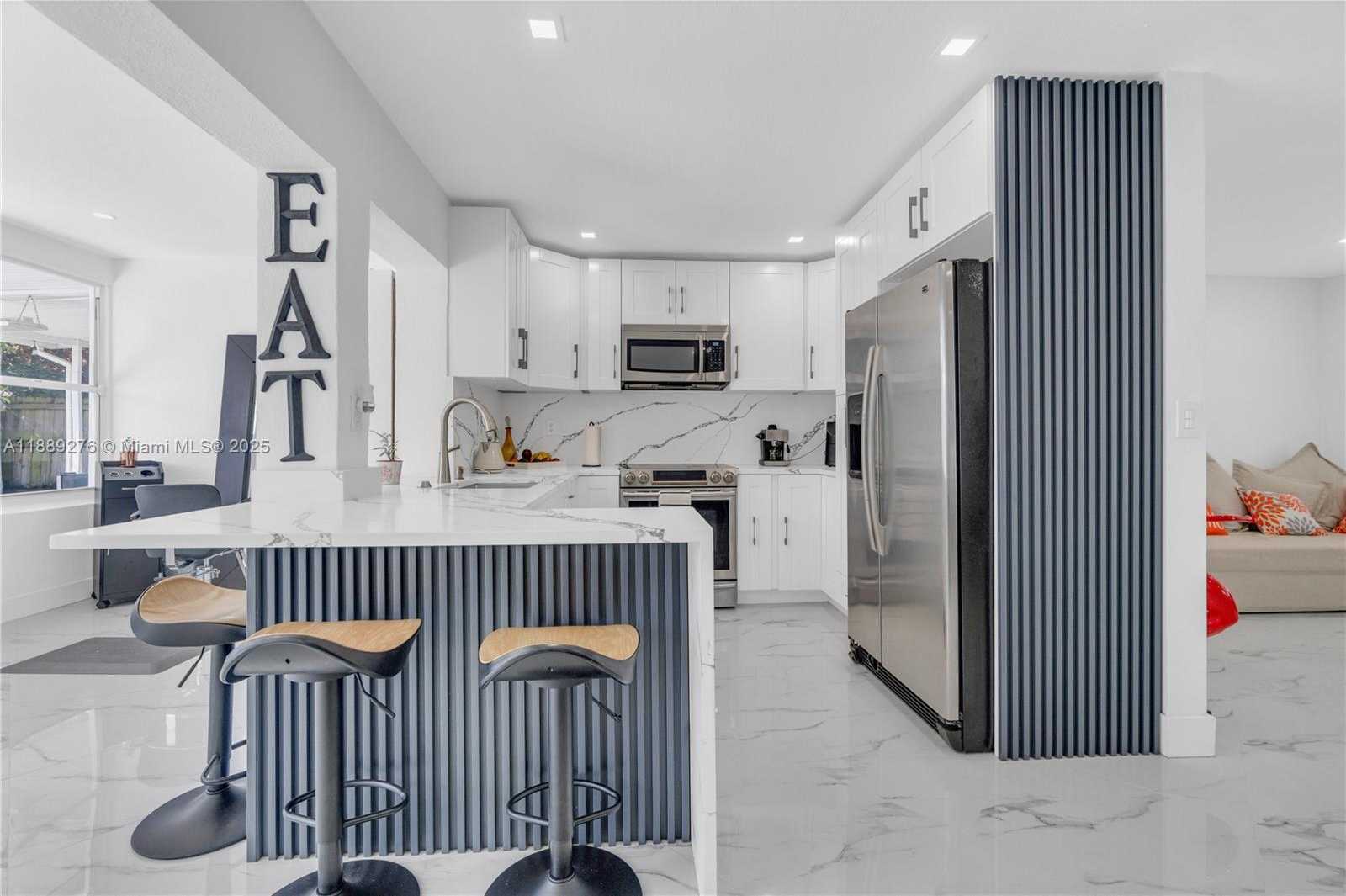 Small Image of 6320 HARDING ST, Hollywood Number 4