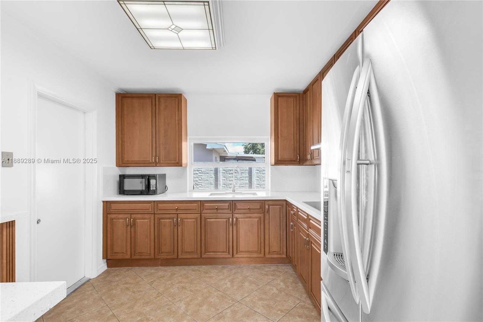 Small Image of 1621 NORTH WEST 85TH WAY, Pembroke Pines Number 11