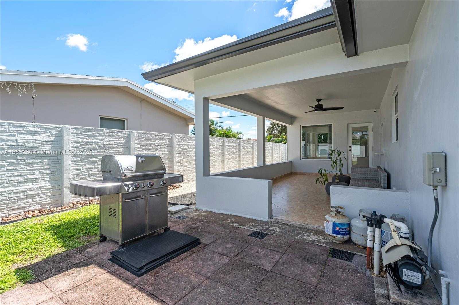 Small Image of 1621 NORTH WEST 85TH WAY, Pembroke Pines Number 22