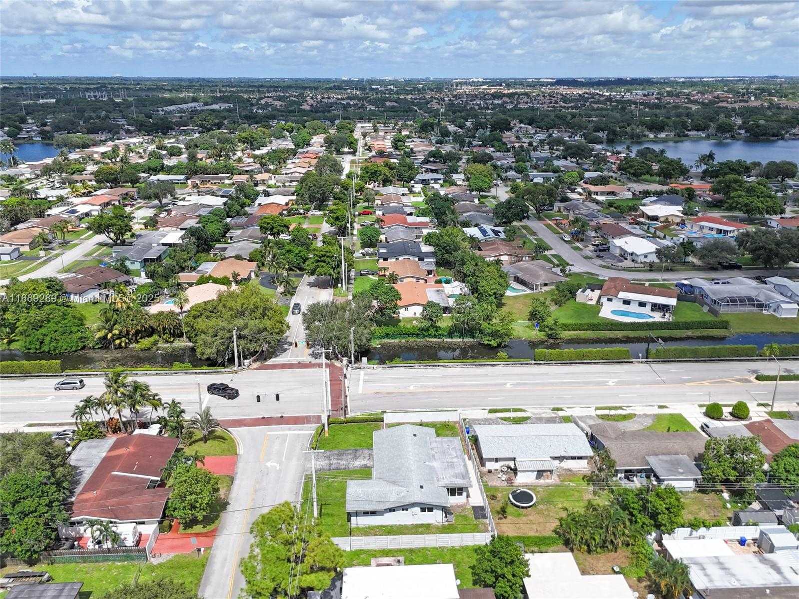 Small Image of 1621 NORTH WEST 85TH WAY, Pembroke Pines Number 28