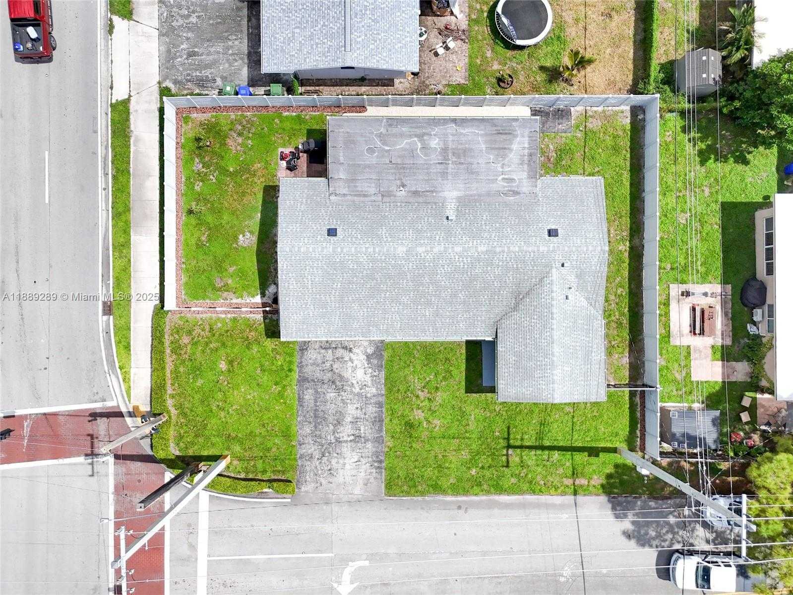 Small Image of 1621 NORTH WEST 85TH WAY, Pembroke Pines Number 34