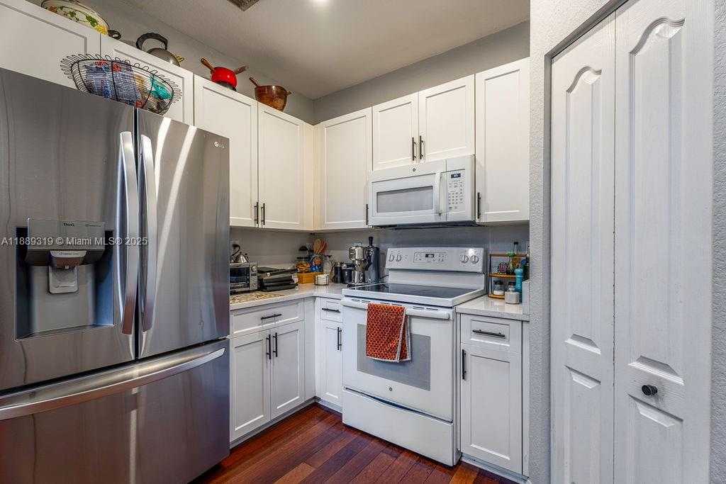 Small Image of 10912 NORTH WEST 69TH ST, Doral Number 15