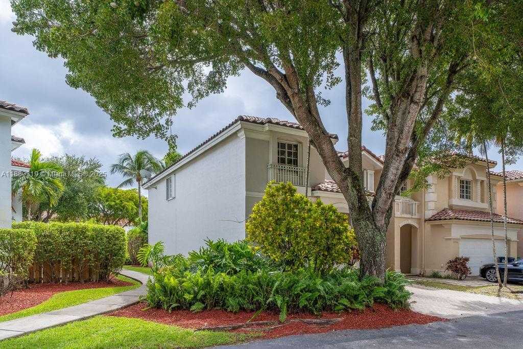 Small Image of 10912 NORTH WEST 69TH ST, Doral Number 2