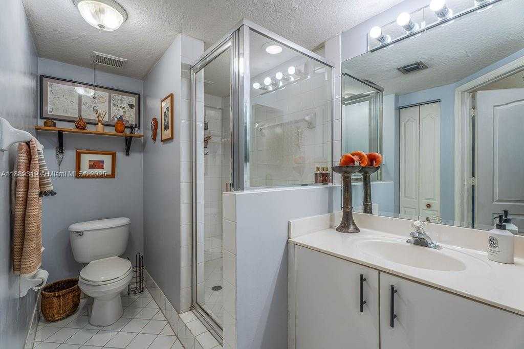 Small Image of 10912 NORTH WEST 69TH ST, Doral Number 21