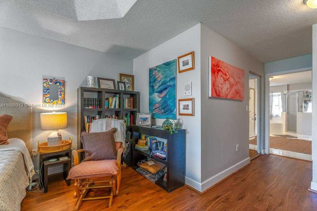 Small Image of 10912 NORTH WEST 69TH ST, Doral Number 28