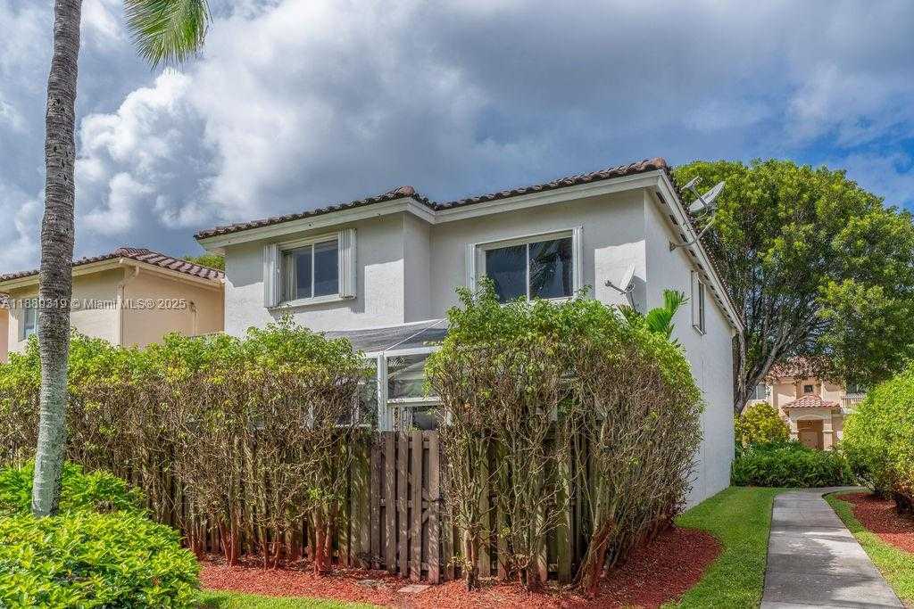 Small Image of 10912 NORTH WEST 69TH ST, Doral Number 3