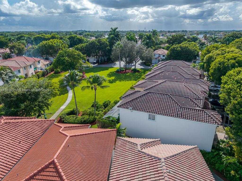 Small Image of 10912 NORTH WEST 69TH ST, Doral Number 42