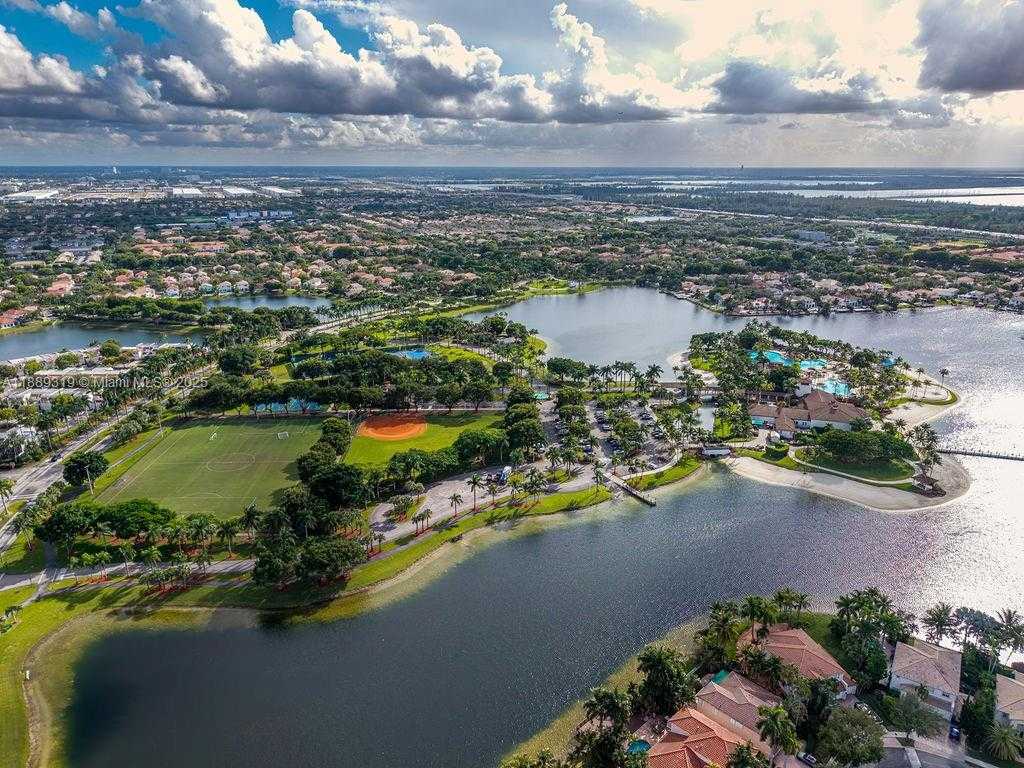 Small Image of 10912 NORTH WEST 69TH ST, Doral Number 46