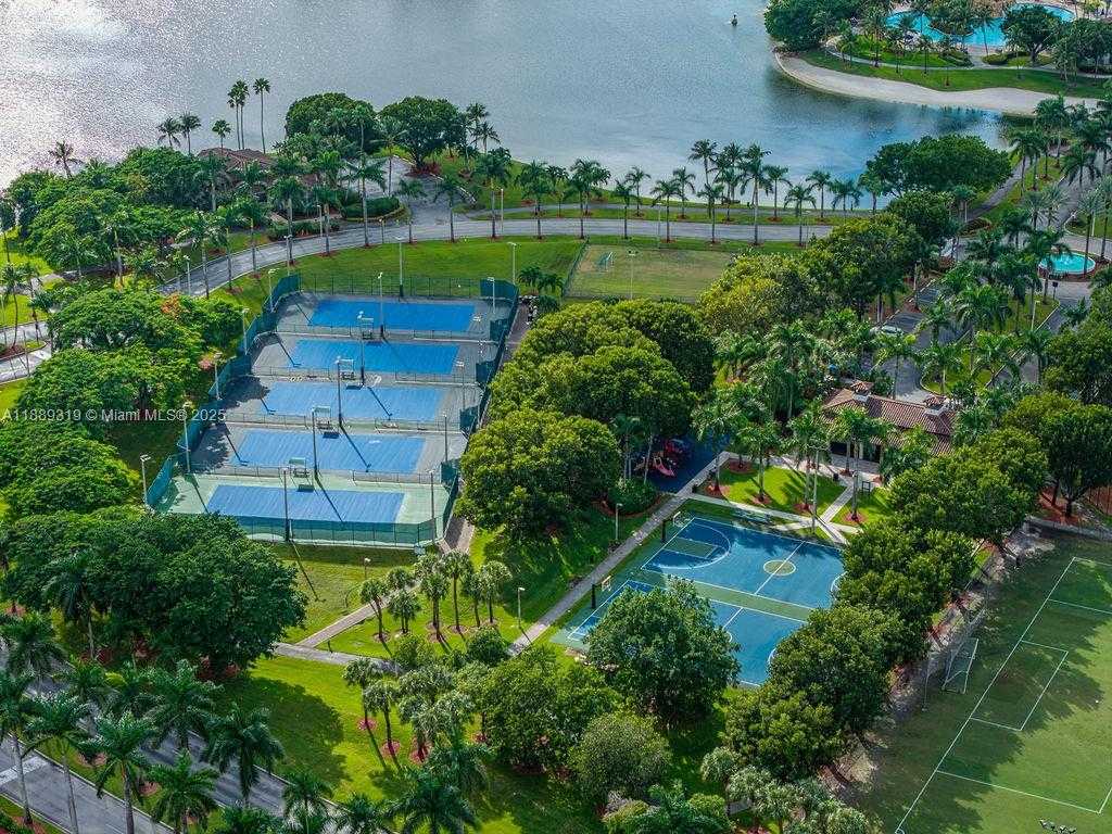 Small Image of 10912 NORTH WEST 69TH ST, Doral Number 50