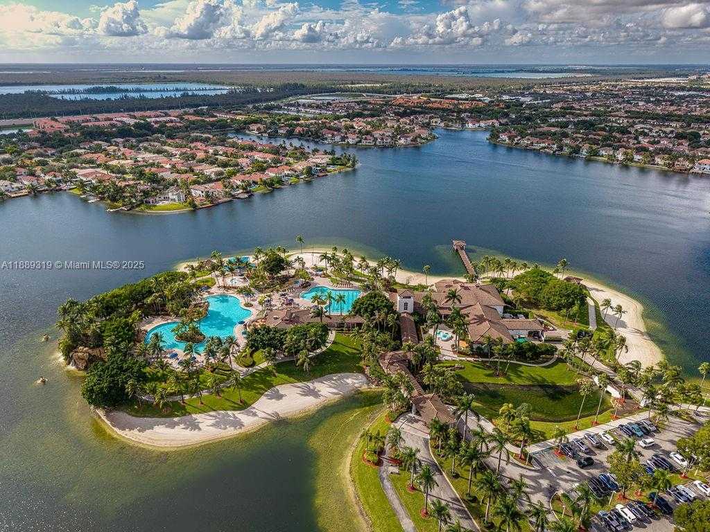 Small Image of 10912 NORTH WEST 69TH ST, Doral Number 53