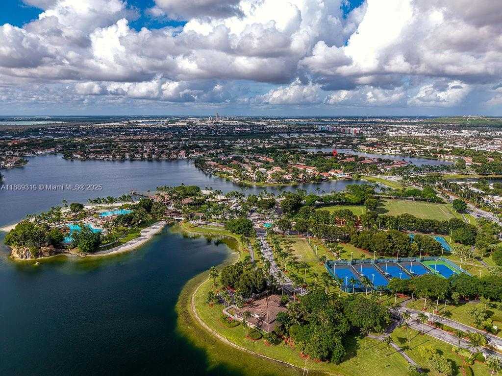 Small Image of 10912 NORTH WEST 69TH ST, Doral Number 54