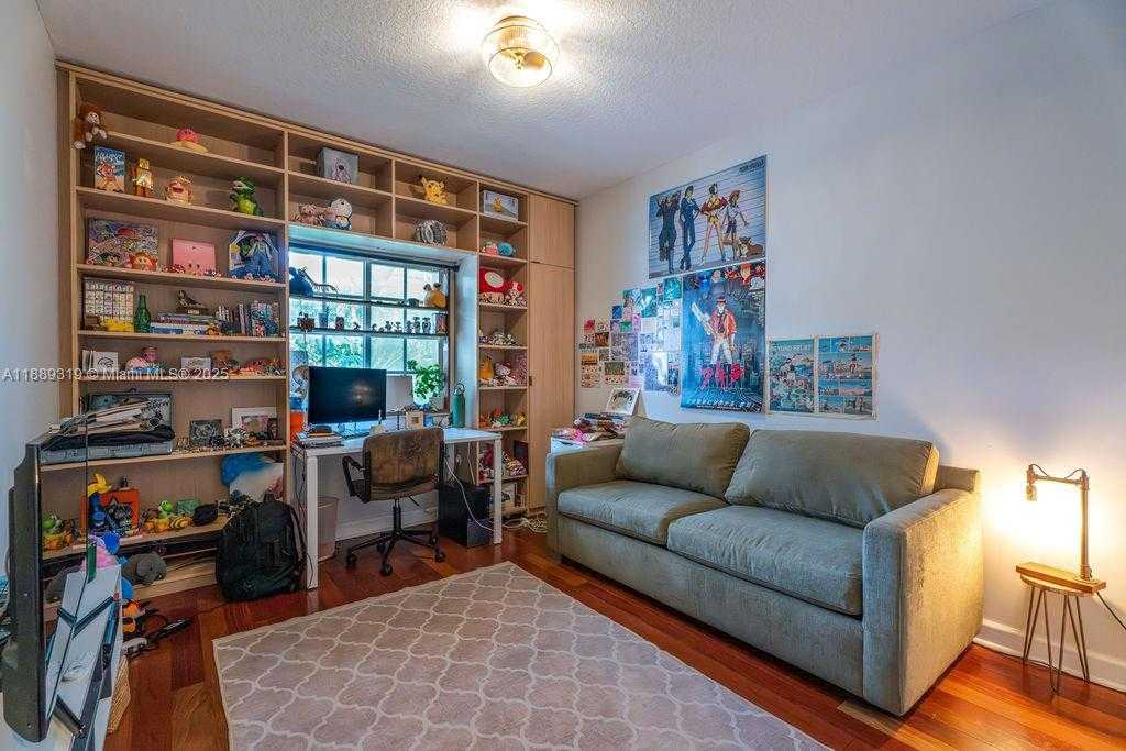 Small Image of 10912 NORTH WEST 69TH ST, Doral Number 59