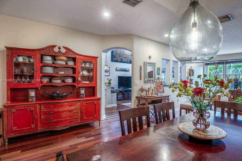 Small Image of 10912 NORTH WEST 69TH ST, Doral Number 6