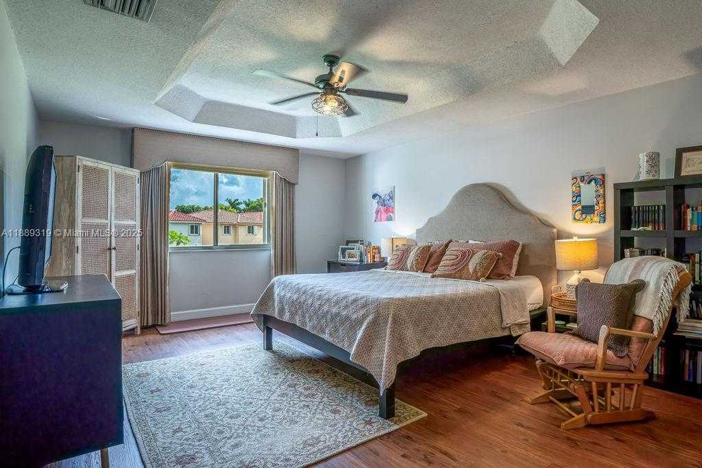 Small Image of 10912 NORTH WEST 69TH ST, Doral Number 61