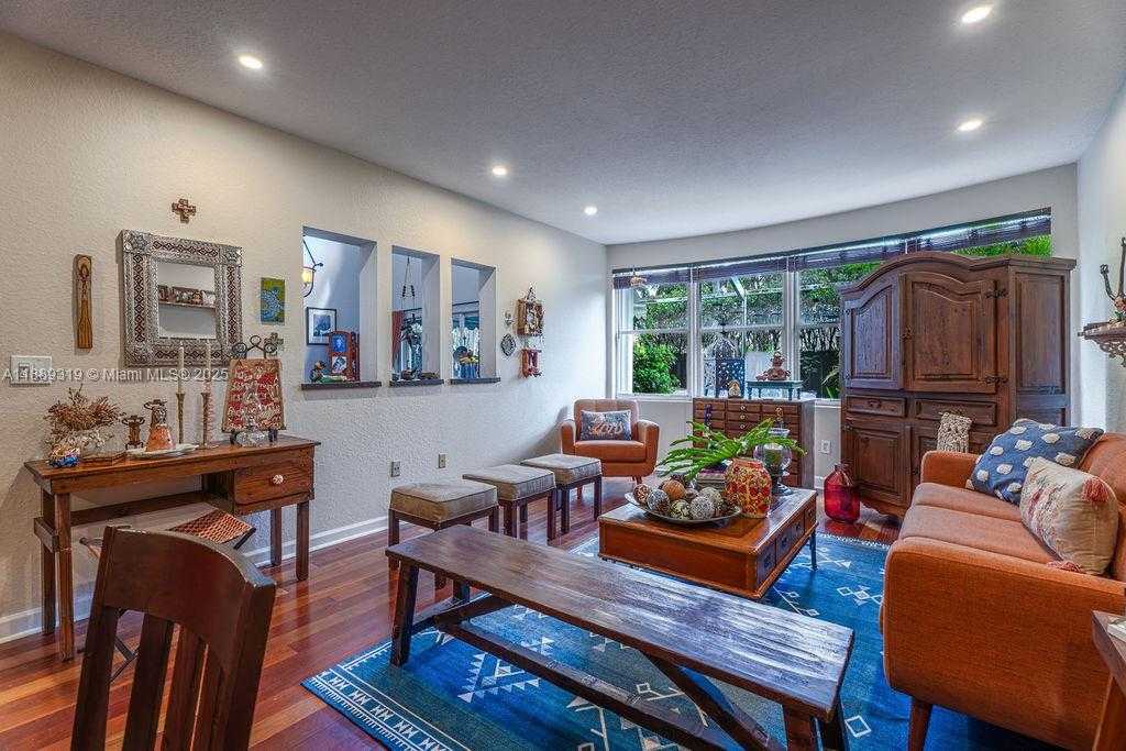 Small Image of 10912 NORTH WEST 69TH ST, Doral Number 7