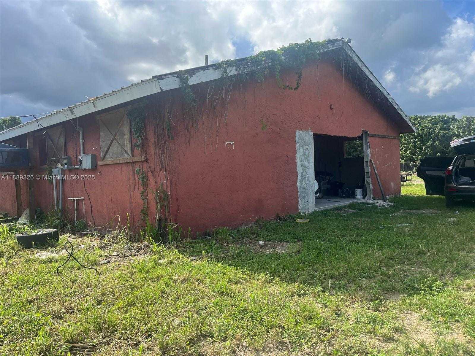 Small Image of 19755 SOUTH WEST 190TH ST, Miami Number 14