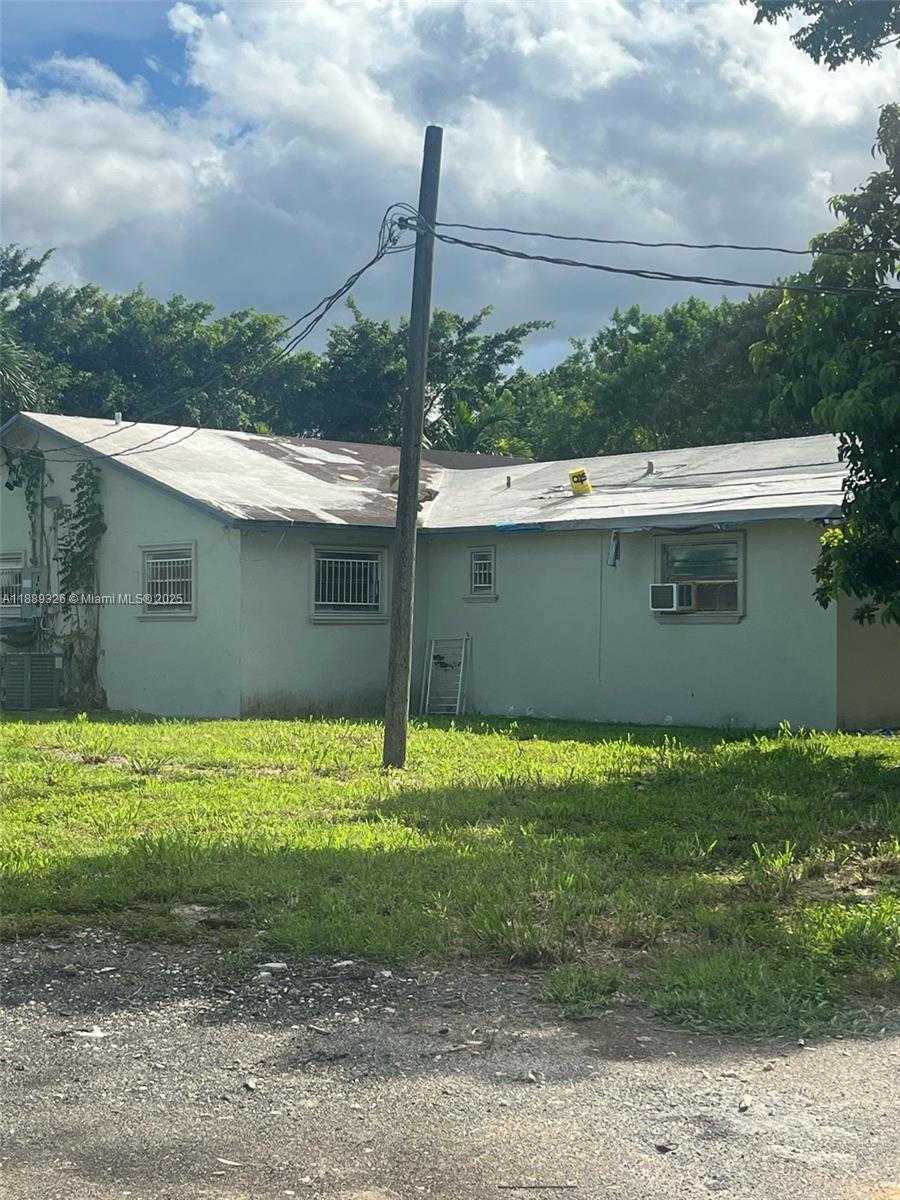 Small Image of 19755 SOUTH WEST 190TH ST, Miami Number 2