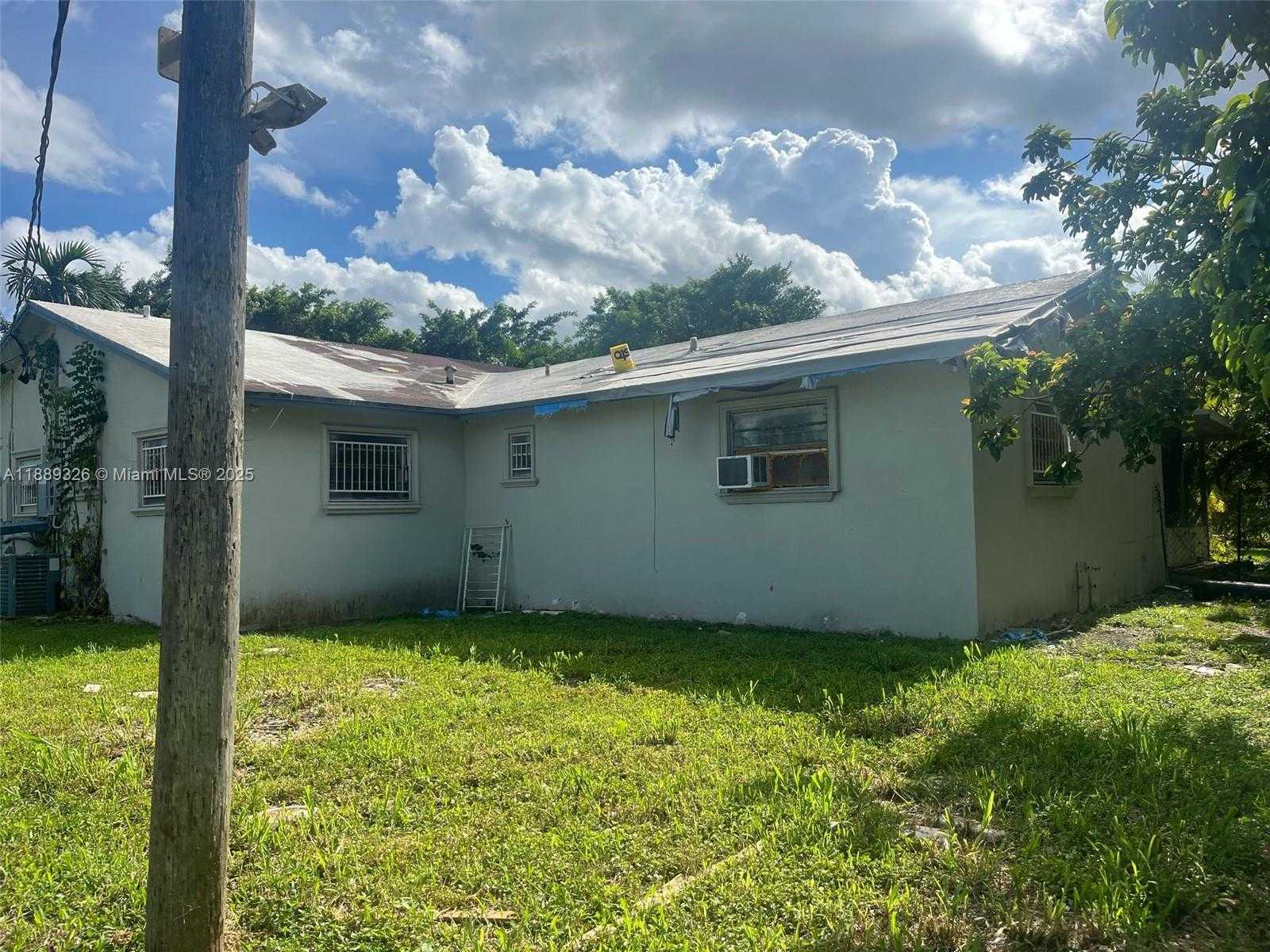 Small Image of 19755 SOUTH WEST 190TH ST, Miami Number 6