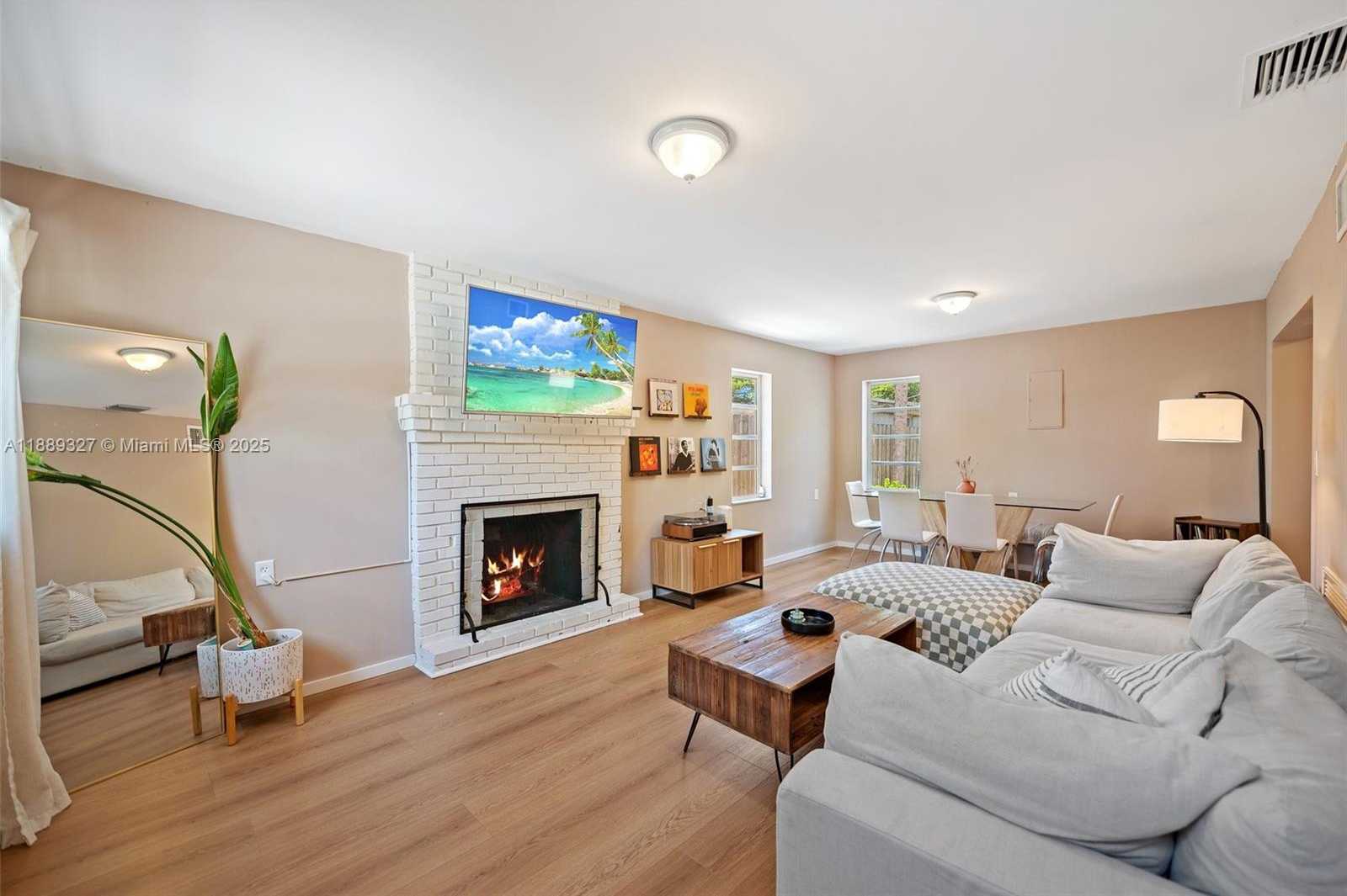 Small Image of 1480 SOUTH WEST 26TH AVE, Fort Lauderdale Number 5