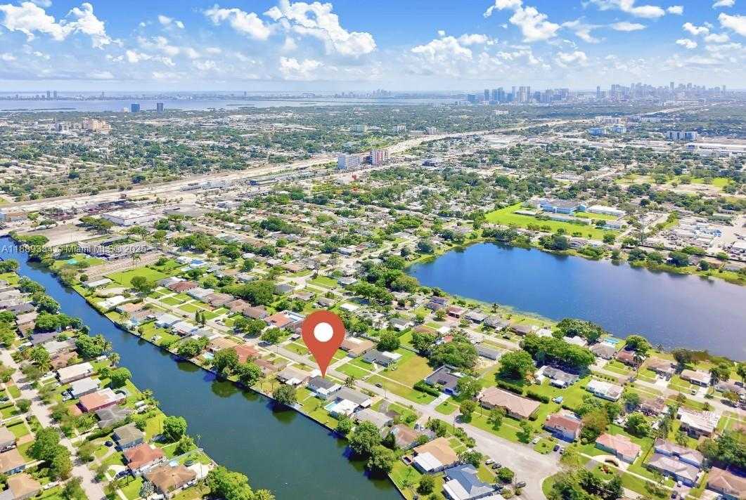 Small Image of 1061 NORTH WEST 87TH ST, Miami Number 3