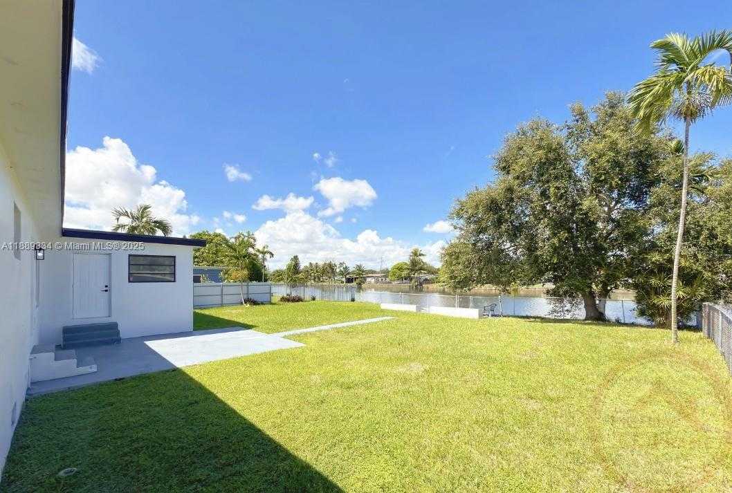 Small Image of 1061 NORTH WEST 87TH ST, Miami Number 9