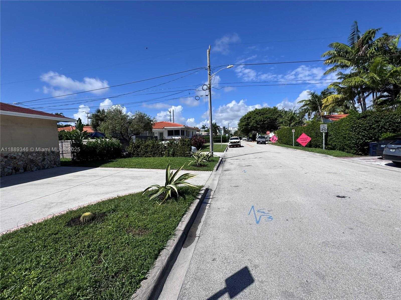 Small Image of 300 NORTH 93RD ST, Surfside Number 5